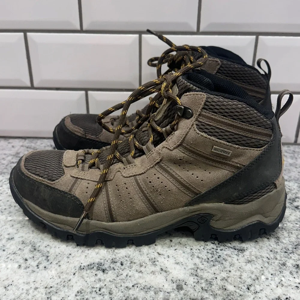 Columbia Redmond Mid‎ Waterproof Hiking Boots Mens 8 Cordovan YM5144-231